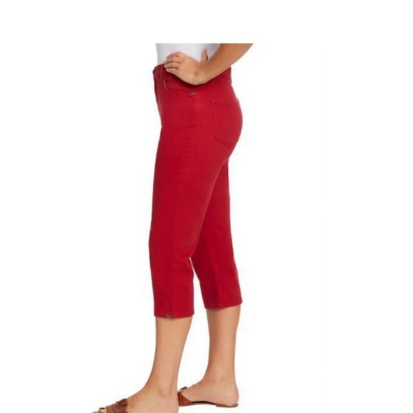 Women’s Red Jean Capri pants SZ 6 NWT - Picture 3 of 8